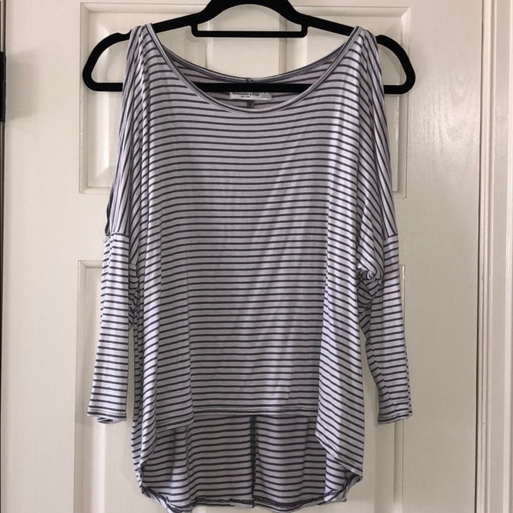 Stripped shoulder cut out shirt
